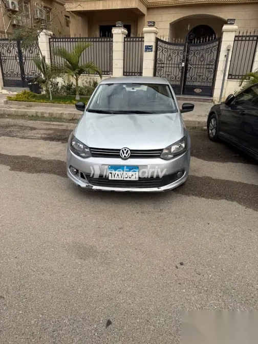 فولكس فاغن بولو 2014 فضي مستعملة للبيع - 6