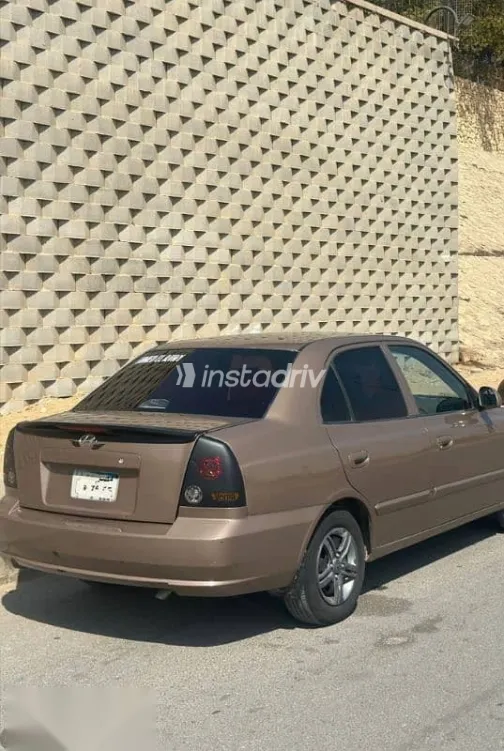 هيونداي فيرنا 2011 بني مستعملة للبيع - 6