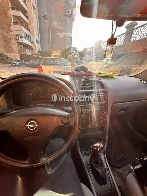 اوبل أسترا 2006 فضي مستعملة للبيع - 4