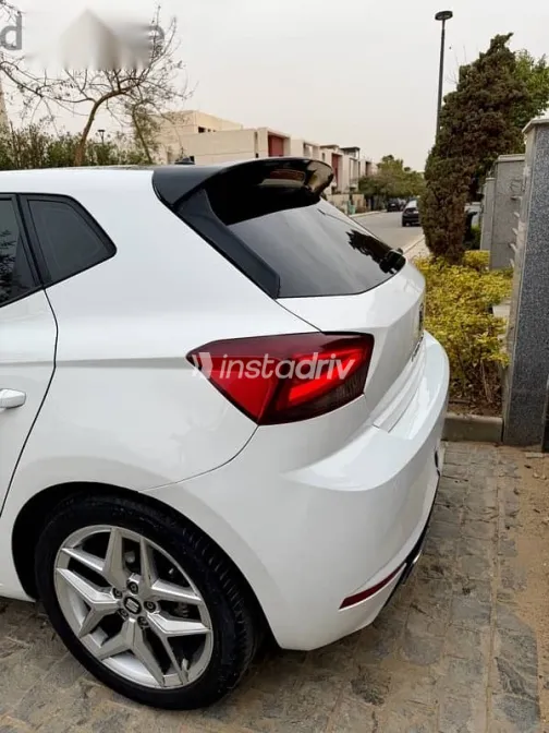 سيات ابيزا 2021 أبيض مستعملة للبيع - 7