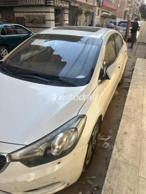 Kia Cerato 2016 White Used for Sale - 6