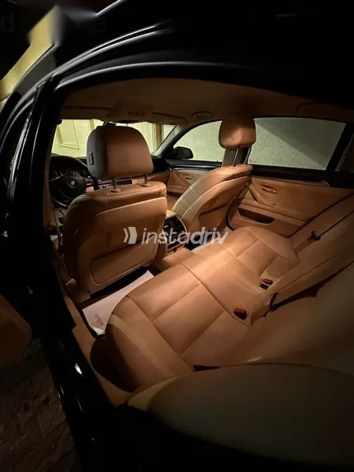 بي ام دبليو 520 2016 أزرق غامق مستعملة للبيع - 4