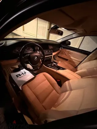 بي ام دبليو 520 2016 أزرق غامق مستعملة للبيع