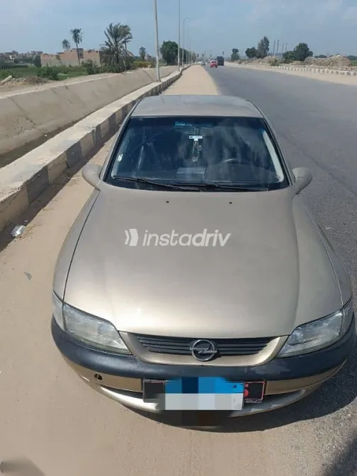 Opel Vectra 1999 Gold Used for Sale - 4