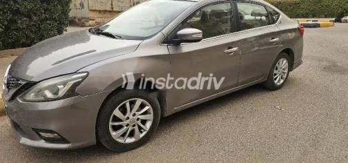 نيسان سنترا 2022 بني مستعملة للبيع - 2