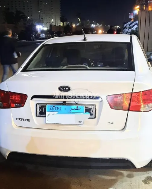 Kia Cerato 2010 White Used for Sale - 5