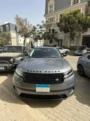 لاند روفر فيلار 2024 رمادي مستعملة للبيع