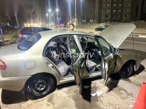 دايو لانوس 1999 ذهبي مستعملة للبيع - 10