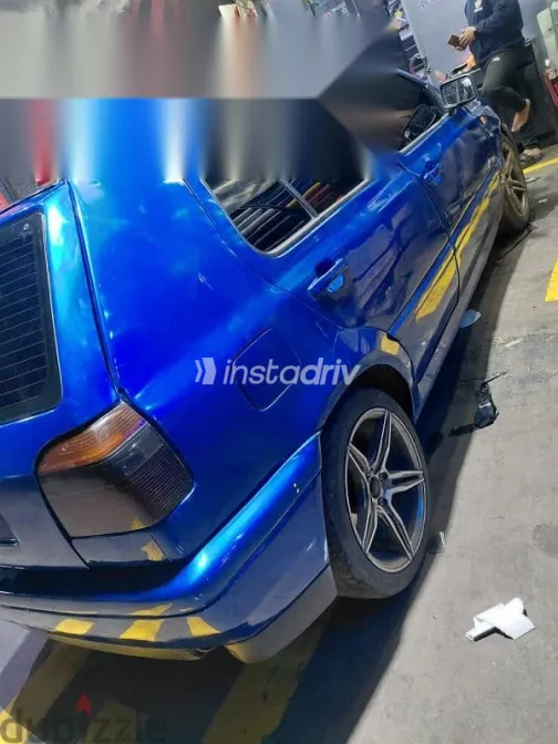 فولكس فاغن جولف 1992 أزرق غامق مستعملة للبيع - 4