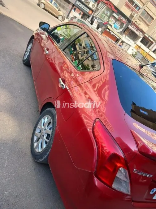 نيسان صنى 2023 أبيض مستعملة للبيع - 2