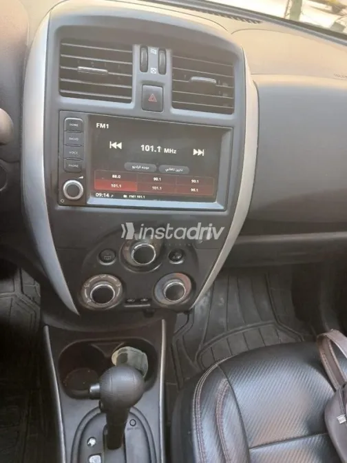 نيسان صنى 2023 أبيض مستعملة للبيع - 4