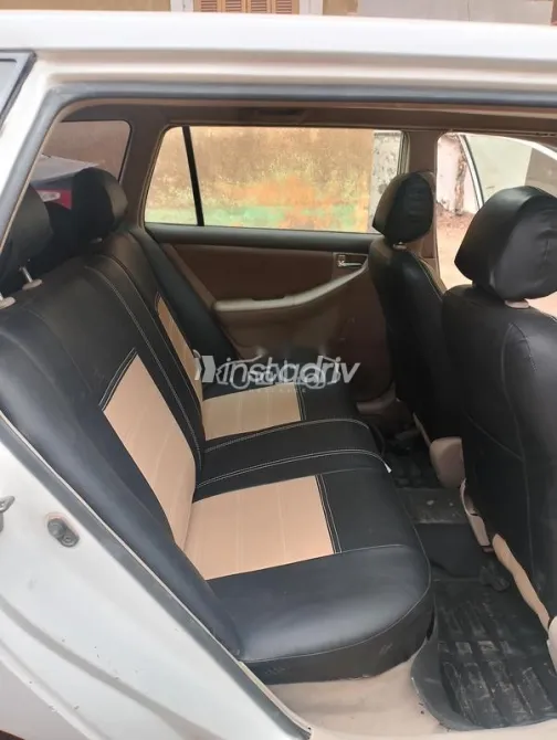 تويوتا كورولا 2003 أبيض مستعملة للبيع - 6