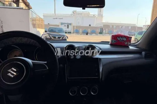 Suzuki Swift 2021 White Used for Sale - 2