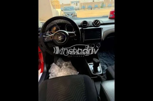 Suzuki Swift 2021 White Used for Sale - 3