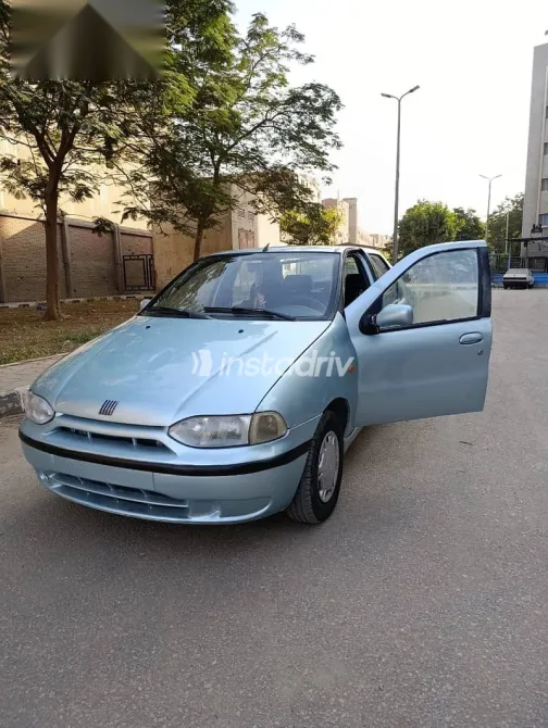 فيات سينا 2002 أزرق غامق مستعملة للبيع - 1