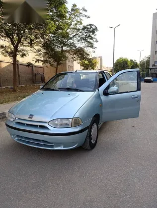 فيات سينا 2002 أزرق غامق مستعملة للبيع