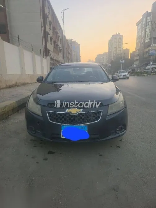 شيفروليه كروز 2010 أسود مستعملة للبيع - 4