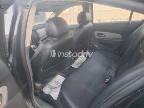 شيفروليه كروز 2010 أسود مستعملة للبيع - 6