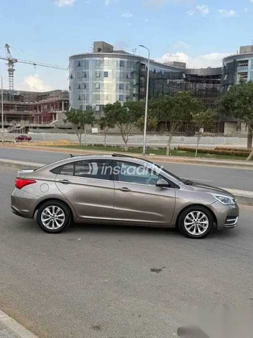 Chery Arrizo 3 2020 Brown Used for Sale - 8