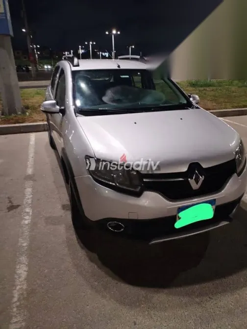 رينو سانديرو 2016 فضي مستعملة للبيع - 4