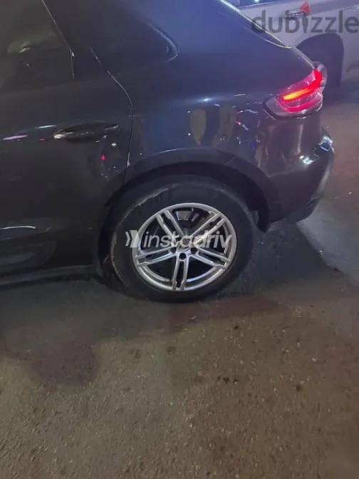 بورش ماكان 2022 رمادي مستعملة للبيع - 4