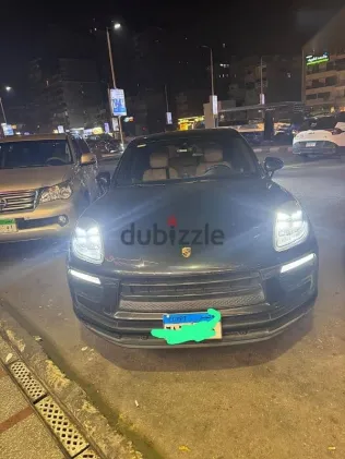 بورش ماكان 2022 رمادي مستعملة للبيع