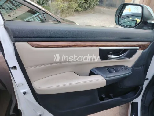 Honda CRV 2022 White Used for Sale - 9