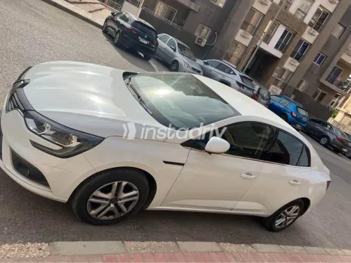 رينو ميجان 2021 أبيض مستعملة للبيع - 1
