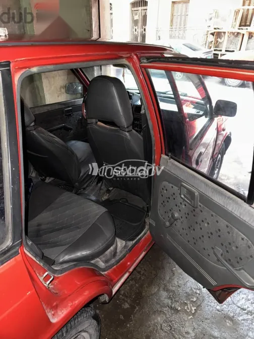 سوزوكى ماروتى 2011 أحمر مستعملة للبيع - 8