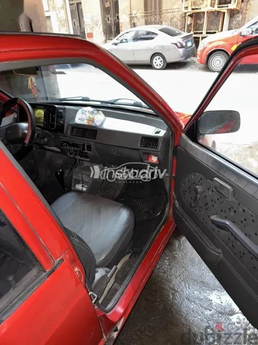 سوزوكى ماروتى 2011 أحمر مستعملة للبيع - 9