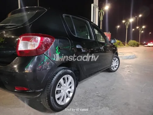 رينو سانديرو 2016 أسود مستعملة للبيع - 7