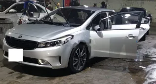 كيا سيراتو 2017 فضي مستعملة للبيع