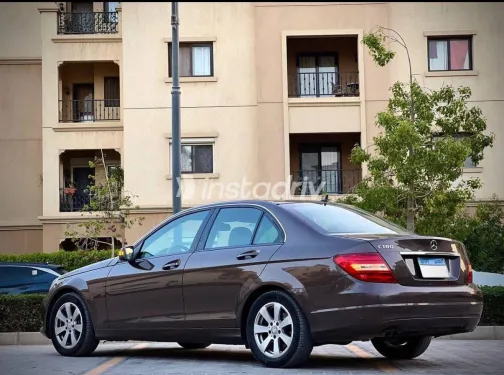 Mercedes C 180 2013 White Used for Sale - 1