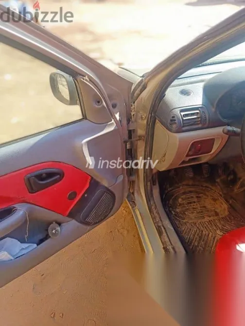 رينو كليو 2003 أخضر مستعملة للبيع - 3