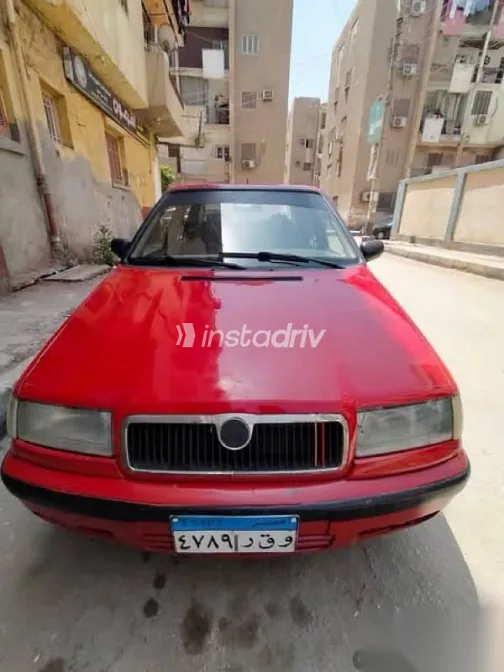 سكودا فيليشيا 2000 أحمر مستعملة للبيع - 1