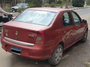 رينو لوجان 2013 أحمر مستعملة للبيع