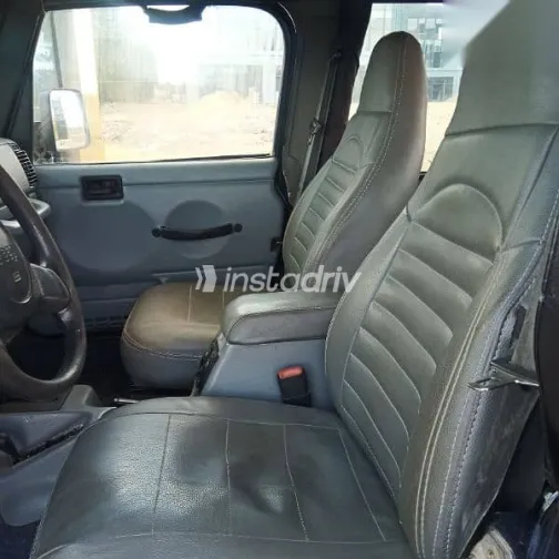 جيب رانجلر 1994 أزرق غامق مستعملة للبيع - 8