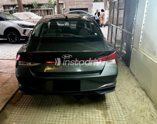 هيونداي إلنترا سى ان 7 2022 أبيض مستعملة للبيع - 4