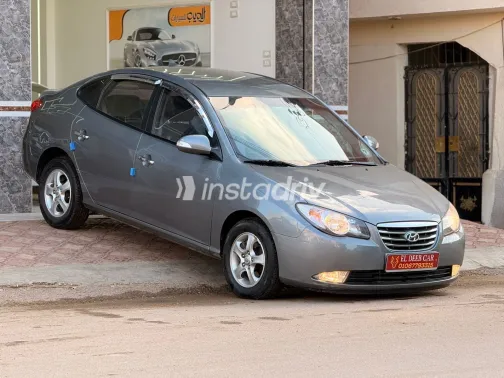 Hyundai Avante 2010 White Used for Sale - 3