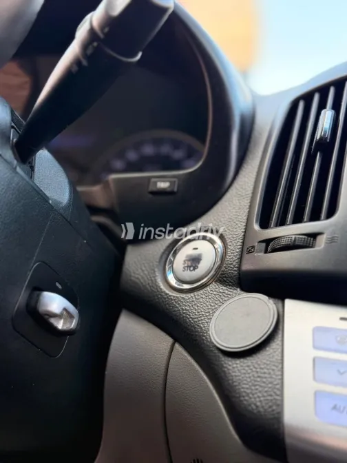 Hyundai Avante 2010 White Used for Sale - 5