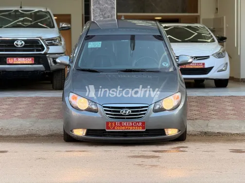 Hyundai Avante 2010 White Used for Sale - 7