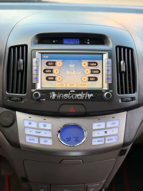 Hyundai Avante 2010 White Used for Sale - 8