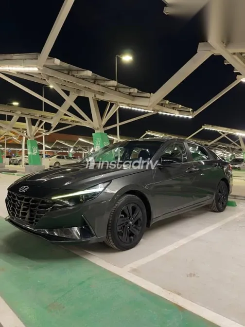 هيونداي إلنترا 2021 فضي مستعملة للبيع - 6