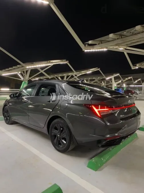 هيونداي إلنترا 2021 فضي مستعملة للبيع - 7