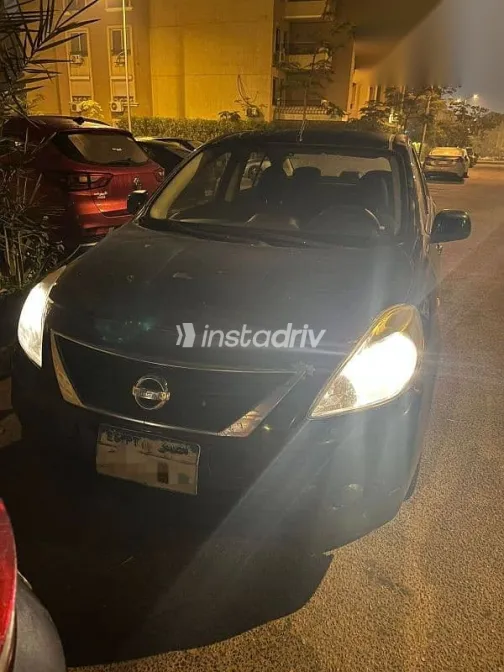 نيسان صنى 2013 أسود مستعملة للبيع - 1