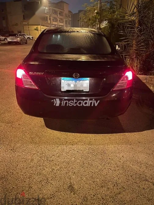 نيسان صنى 2013 أسود مستعملة للبيع - 3