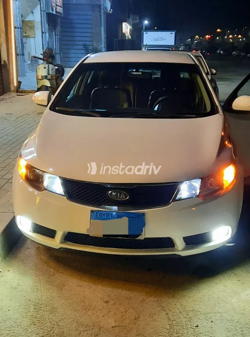 كيا سيراتو 2010 أبيض مستعملة للبيع - 5