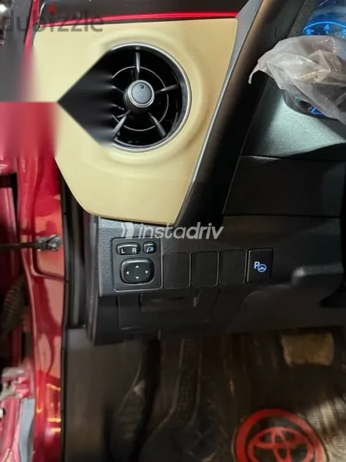 Toyota Corolla 2017 Burgundy Used for Sale - 4