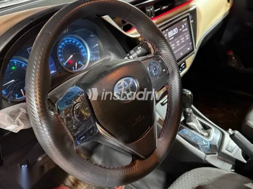 Toyota Corolla 2017 Burgundy Used for Sale - 9