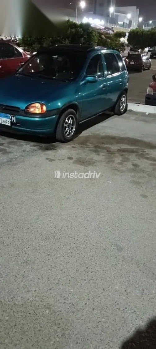 اوبل كورسا 1994 أخضر مستعملة للبيع - 1